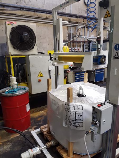 Fluid-Bag grease container at Lohmann Edelstahl